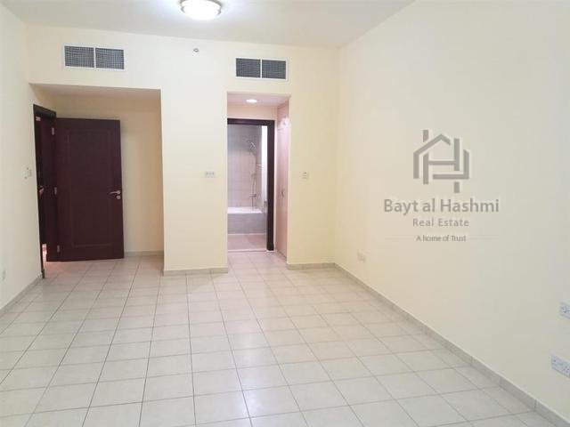 1 bedroom in Discovery Gardens, Dubai - Living Room and Entrance