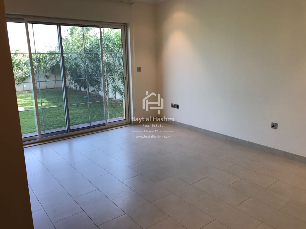 4 Bedroom with Maids Room in Jumeirah Park Villa Legacy, District 8